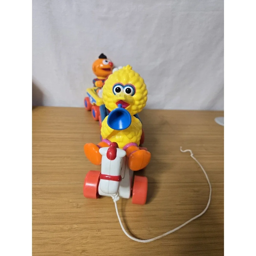 Vintage Sesame Street Parade Band TYCO Pull Train 16